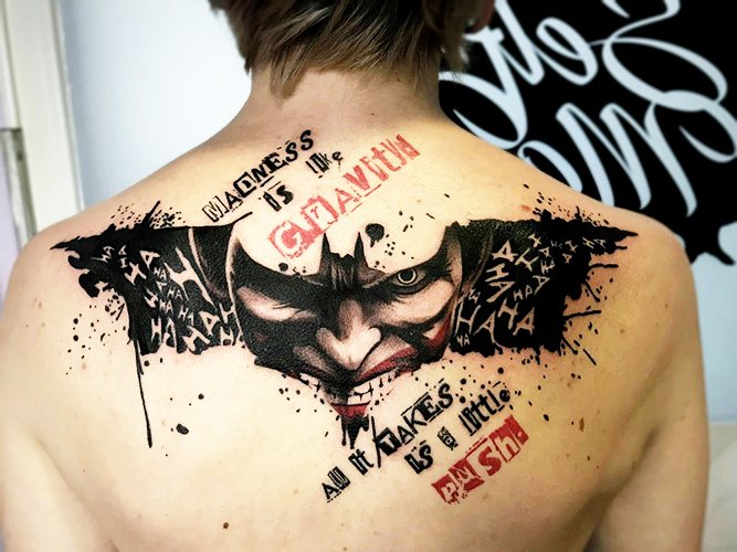 Tattoo van de Joker op de arm, onderarm, been. Schetsen, foto, betekenis