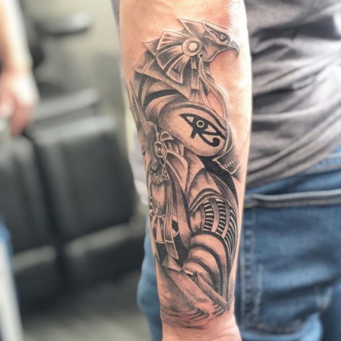 tetoválás egyiptomi istenek
