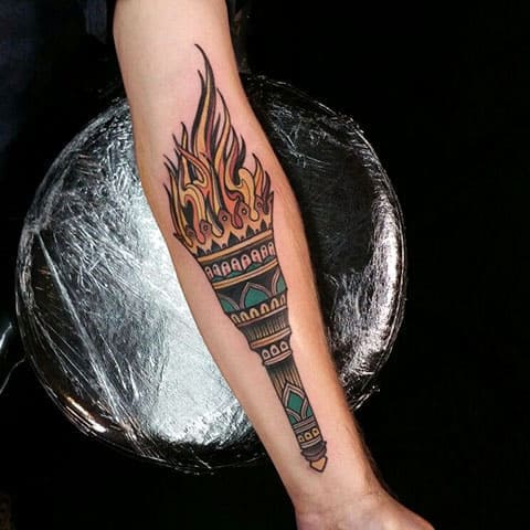 Tetováló fáklya - fotó