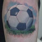 μπάλα ποδοσφαίρου τατουάζ