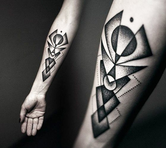 Tetoválás geometria a karon. Vázlatok lányoknak, férfiaknak, színes, fekete-fehér