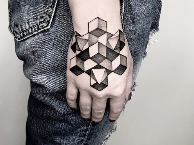 Tatuaj geometric pe braț. Schițe pentru fete, bărbați, color, alb-negru și alb-negru.