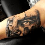 Tattoo van de ogen van een gladiator