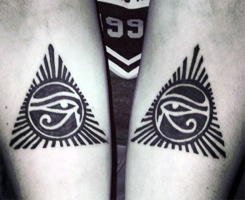 Horus' øje tatovering i en trekant