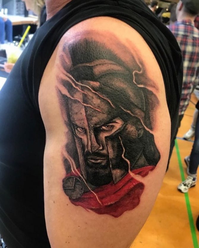 tatuointi Spartan pää