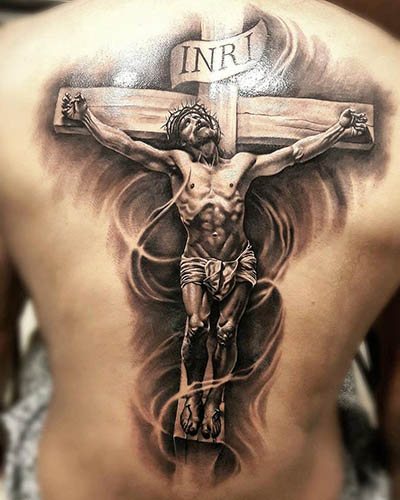 Tatuaj cu Iisus pe braț, spate, umăr, piept. Adică, pe cruce, cu diavolul, mașină, porumbel
