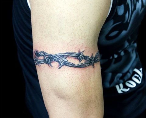 Tatuaj sârmă ghimpată