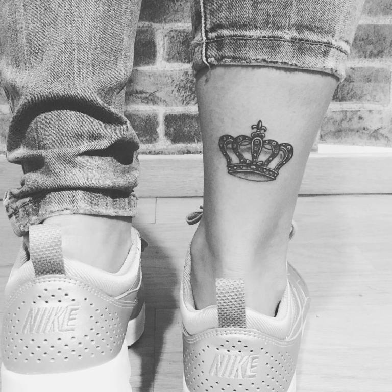 A korona tetoválása