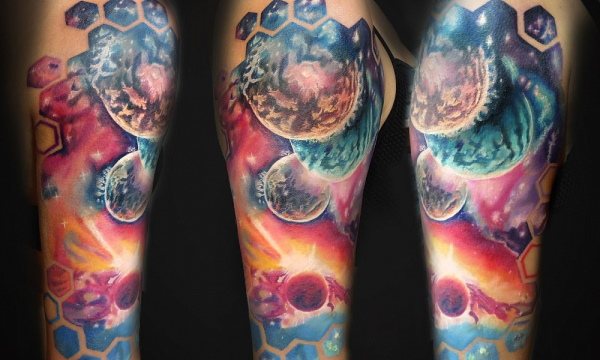 Tattoo plads på armen, underarmen, benet. Skitser sort og hvid, minimalisme, geometri. Foto