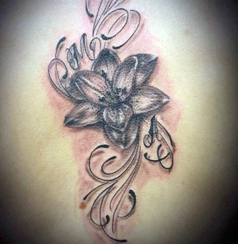 Татуировка на лилия - снимка