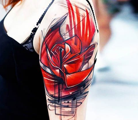 Tatuiruotė aguona ant mergaitės peties - nuotrauka