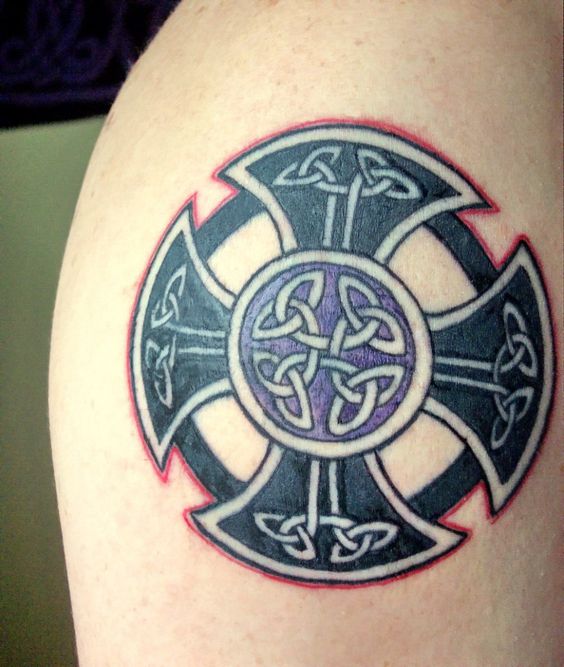 Maltos kryžiaus tatuiruotė