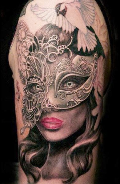 mască de tatuaj
