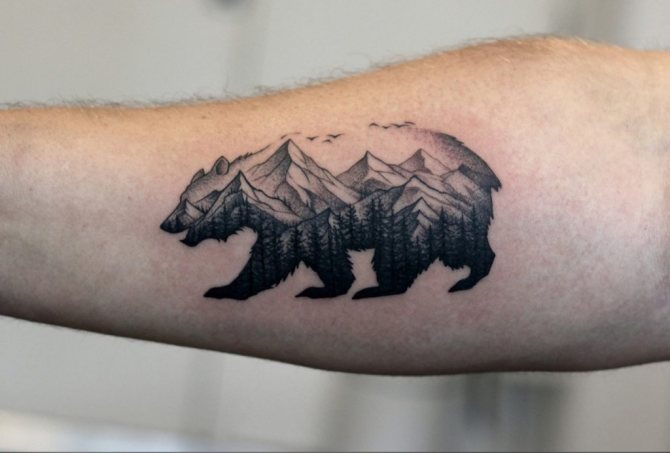 Αρκούδα τατουάζ στο χέρι από το Samovar Studio