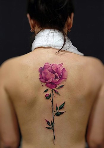 Tatovering mellem skuldrene for piger. tatovering, betydning, skitser