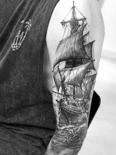 Tatuiruotė jūrine tema. Nuotraukos, eskizai, rankovės ant kojų, rankų, blauzdų, nugaros, riešo, prasmės