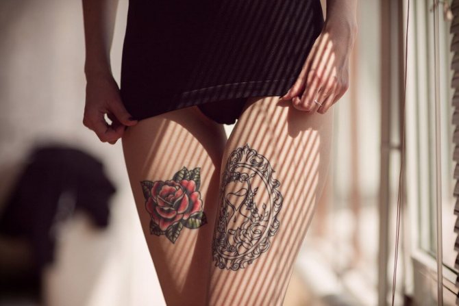 Tatuaggio sull'anca