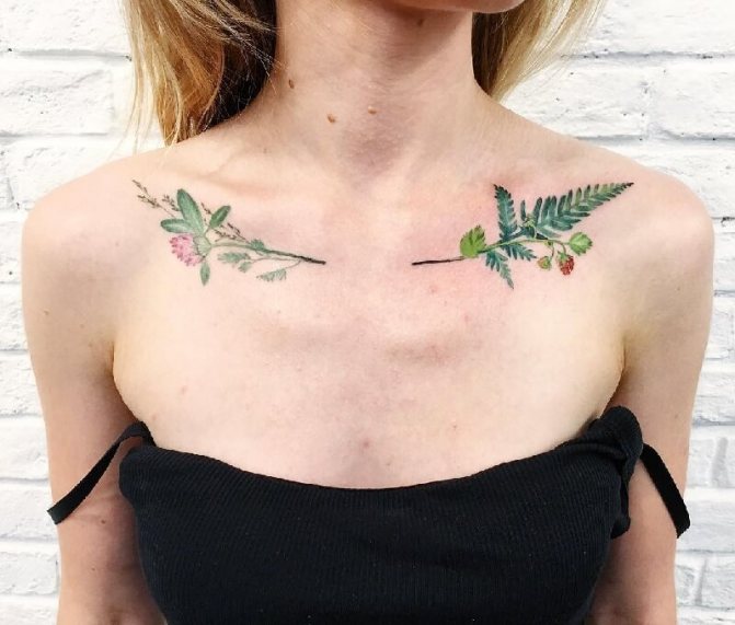 Tatovering på kravebenet til piger - Blomster tatovering på kravebenet - kvindelige blomster tatoveringer på kravebenet