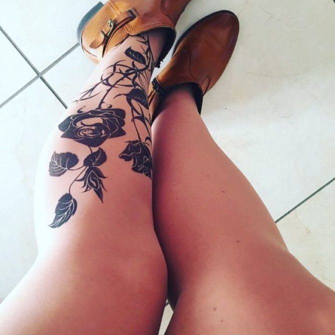 Tatuagem nas pernas