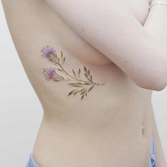 Tetovanie na rebrách dievčat fotografie