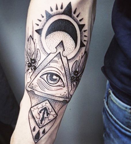 Τατουάζ στα χέρια για άνδρες με νόημα, έννοιες, μεταφρασμένες σλαβικές επιγραφές, λατινικά, κελτικά μοτίβα