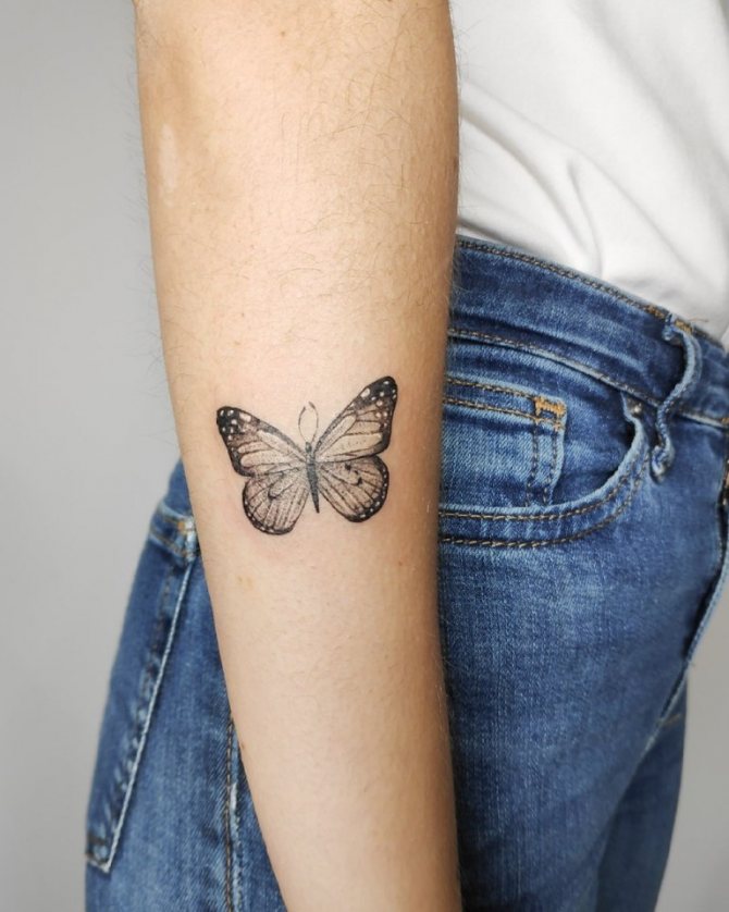 einfache Tattoos auf dem Arm