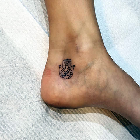 Tatuiruotė ant kulkšnies rankos Fatima mergaitė