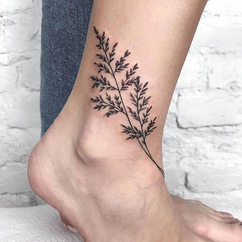 Tetovanie na členku pre ženy s významom. Obrázok, význam