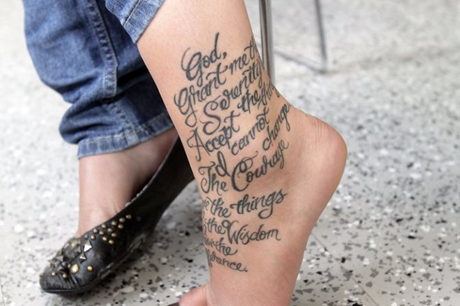 Tatuaggio sulla caviglia femminile con significato. Foto, significato