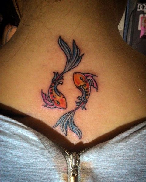 Tattoo on the neck - the fish zodiac sign