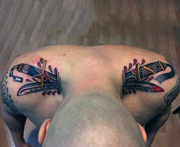 Késes tetoválás a fogvatartotton
