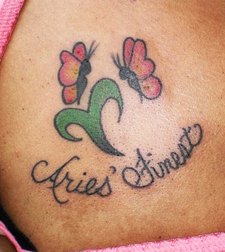 Tatuaj pentru fete Berbec. Schițe, fotografie, valoare pe braț, gât, picior, claviculă, spate, abdomen