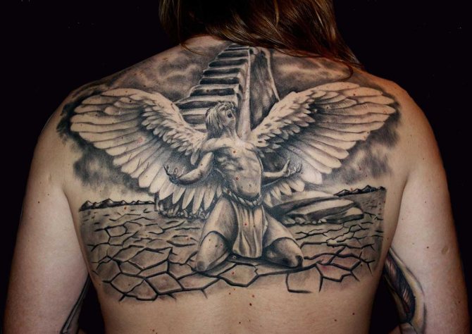Tatuaj de un înger căzut