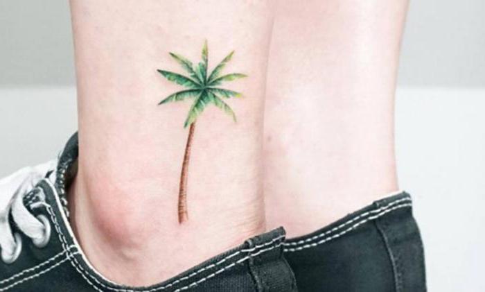 tatuaj copac de palmier pe înțelesul piciorului