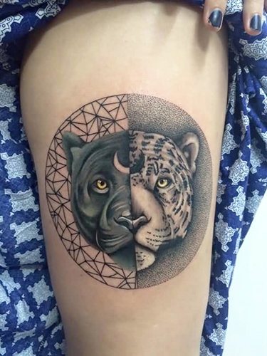 Panther tatuaj pentru fete. Semnificație, fotografie, pe braț, picior, umăr, spate, partea inferioară a spatelui, omoplat