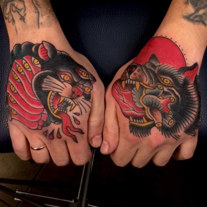 Panter-tatovering på hånden