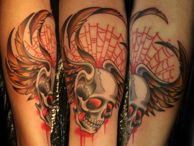 teia de aranha tatuada