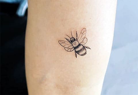 Tatuointi mehiläinen