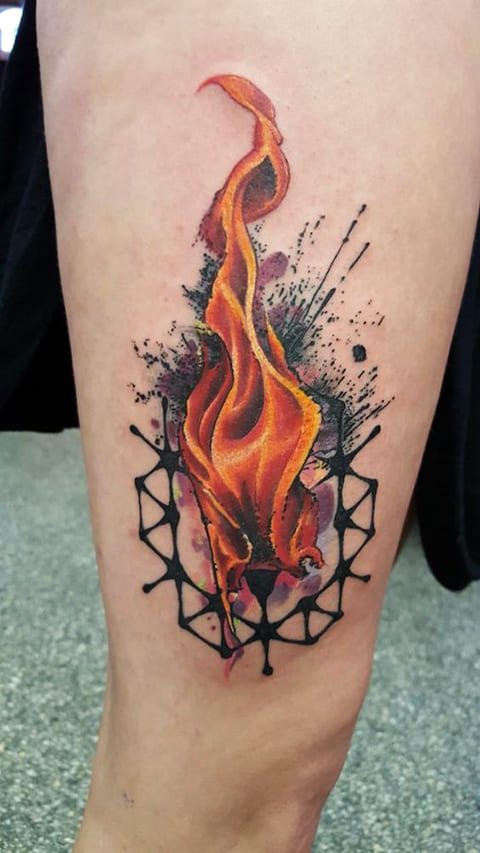 Tatuiruotė ugnies liepsna