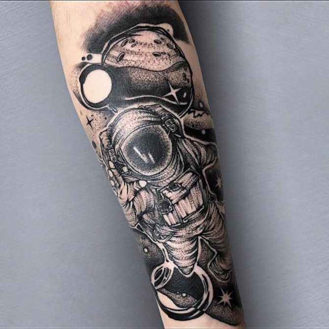 planeetta tatuointi