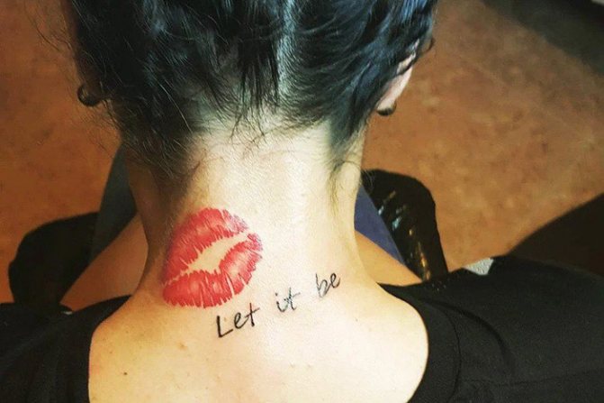 Tatuiruotės bučinys ant kaklo mergaitėms, vyrams. Reikšmė, nuotrauka