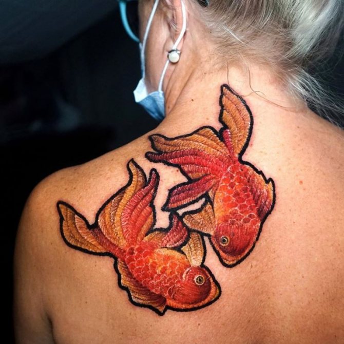 τατουάζ ψάρια έννοια για τα κορίτσια