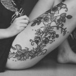 tatovering med blomster foto