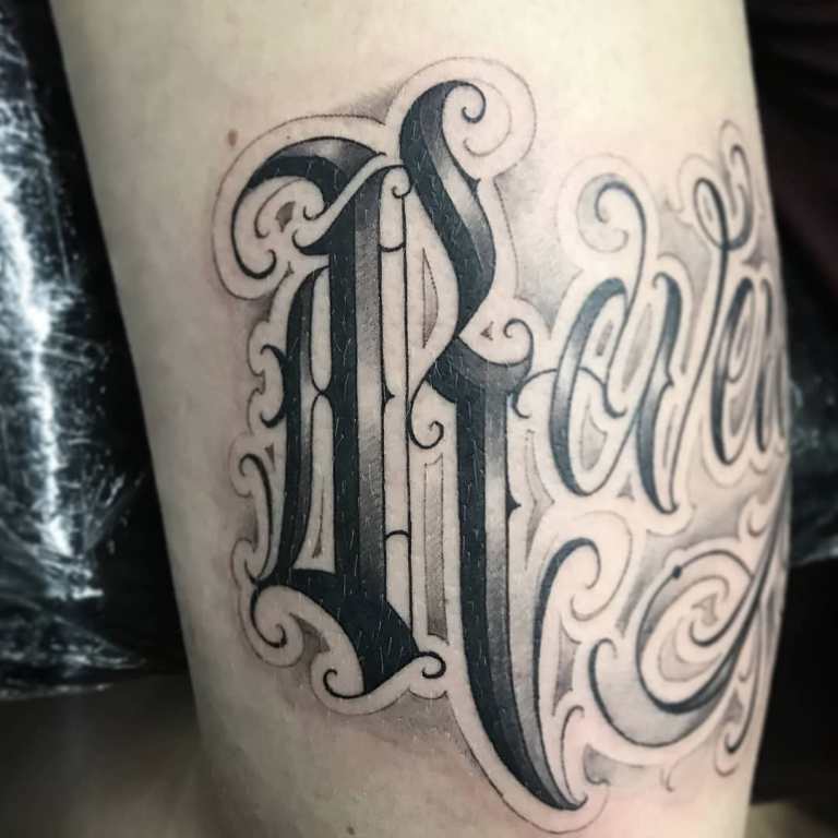 tatovering med initialer