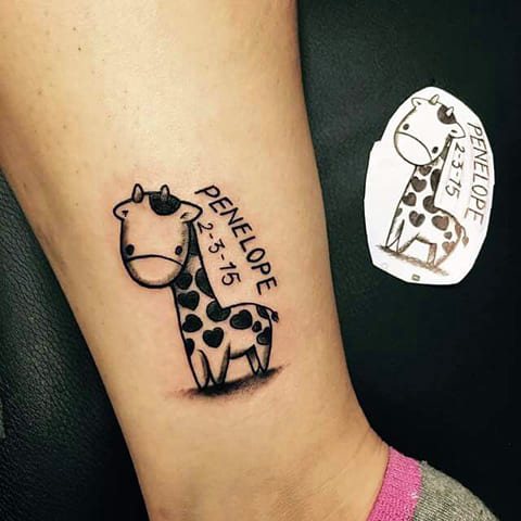 Татуировка с дребен жираф
