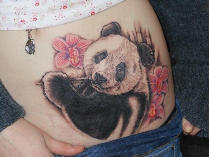 tatovering med en panda