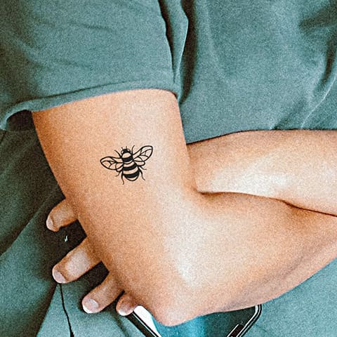 Egy méh tetoválása