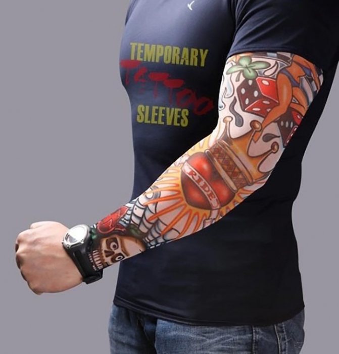 Tetoválás egy szív koronával a karodon