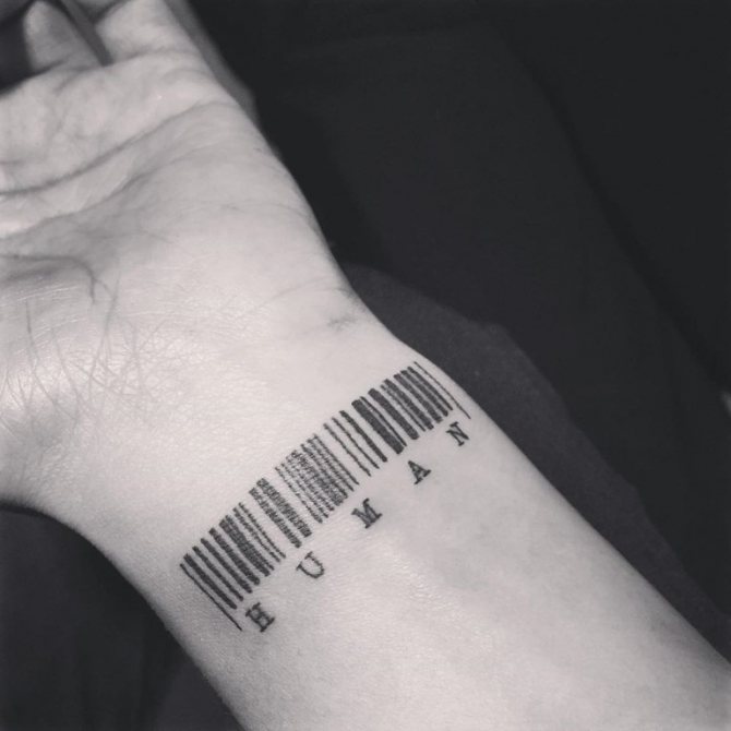 codice a barre del tatuaggio a portata di mano