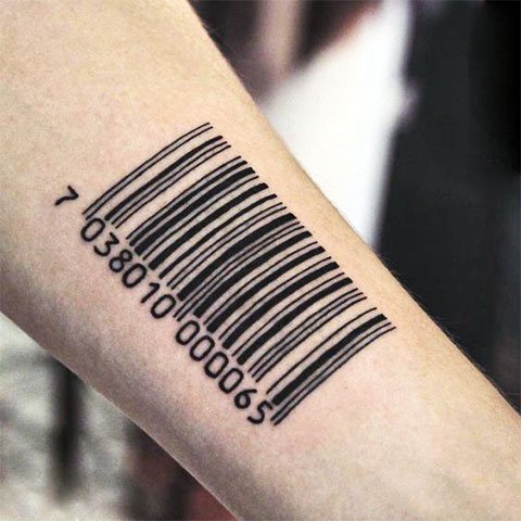 Γραμμικός κωδικός τατουάζ στο χέρι